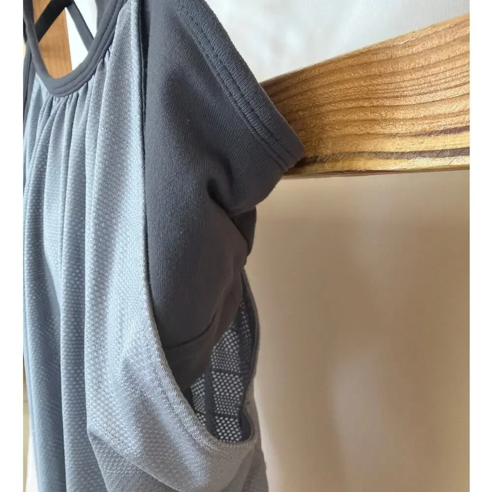 Athleta Grey Black Built-In Bra Athletic Workout Camisole Tank Top Size XS - Picture 2 of 6